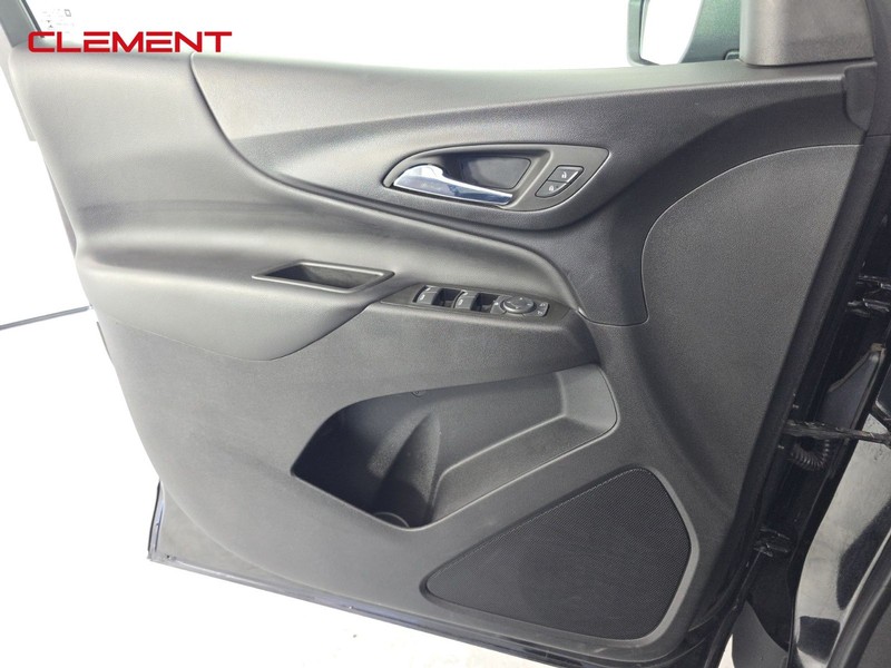 Chevrolet Equinox Vehicle Full-screen Gallery Image 21