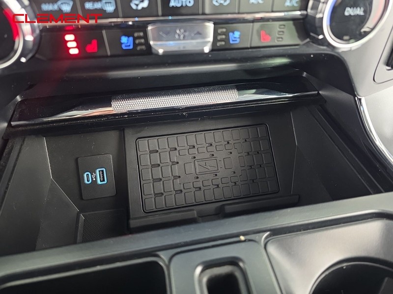 Ford F-150 Vehicle Full-screen Gallery Image 22