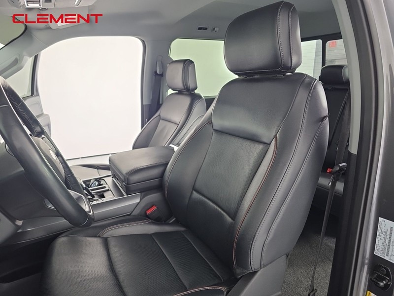 Ford F-150 Vehicle Full-screen Gallery Image 28