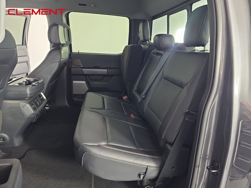 Ford F-150 Vehicle Full-screen Gallery Image 30