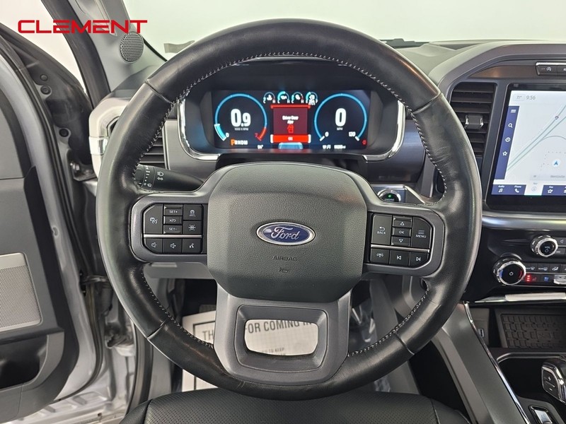 Ford F-150 Vehicle Full-screen Gallery Image 12