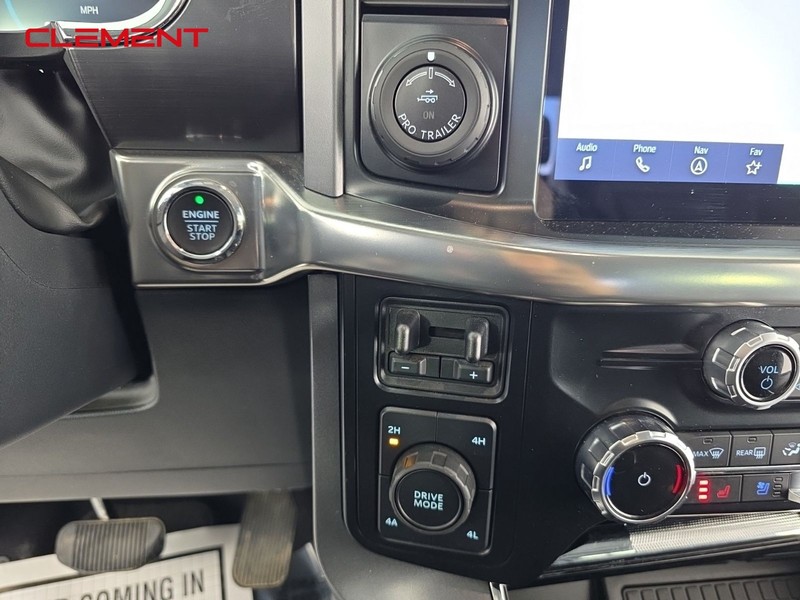 Ford F-150 Vehicle Full-screen Gallery Image 19