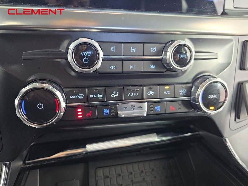 Ford F-150 Vehicle Full-screen Gallery Image 20