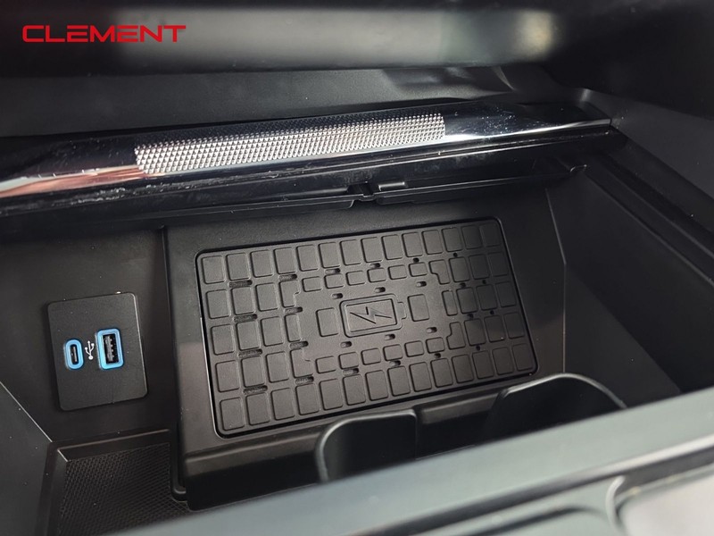 Ford F-150 Vehicle Full-screen Gallery Image 21