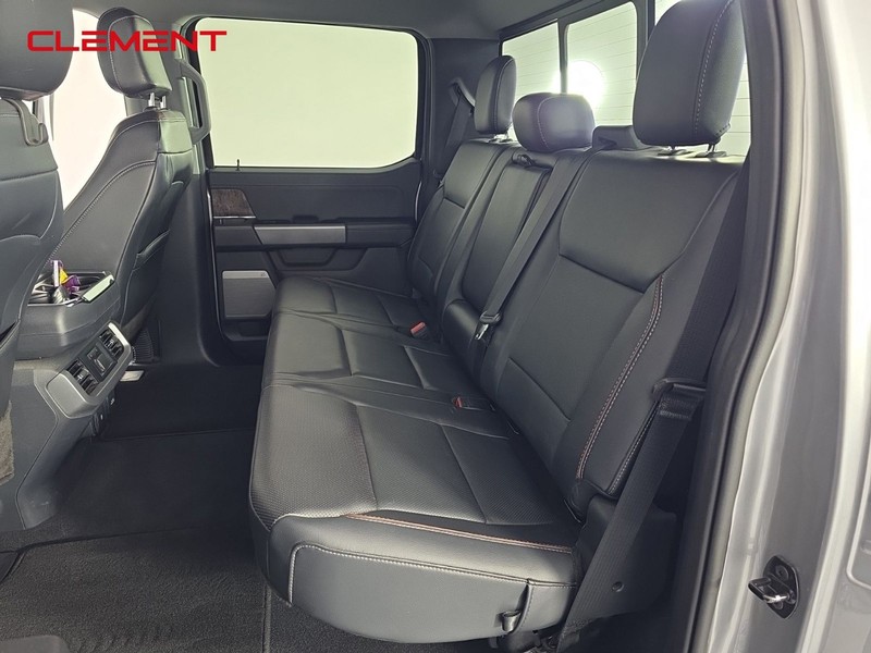 Ford F-150 Vehicle Full-screen Gallery Image 27