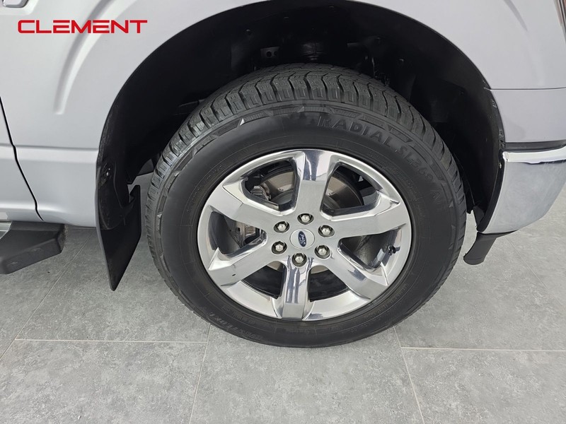 Ford F-150 Vehicle Full-screen Gallery Image 32