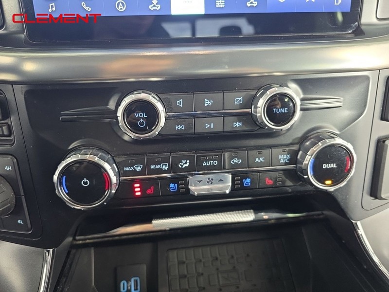 Ford F-150 Vehicle Full-screen Gallery Image 19