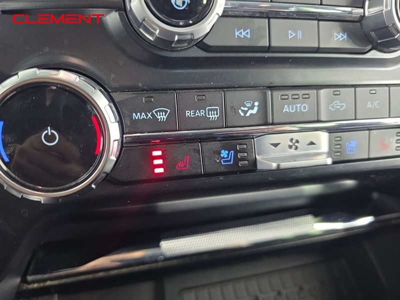 Ford F-150 Vehicle Full-screen Gallery Image 20