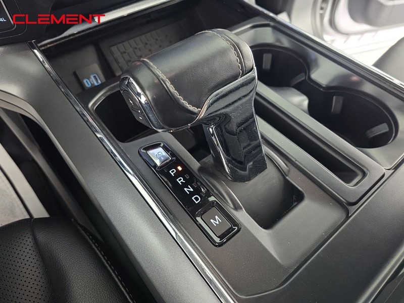 Ford F-150 Vehicle Full-screen Gallery Image 21