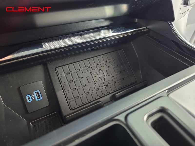 Ford F-150 Vehicle Full-screen Gallery Image 23