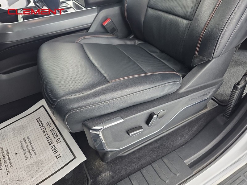 Ford F-150 Vehicle Full-screen Gallery Image 27