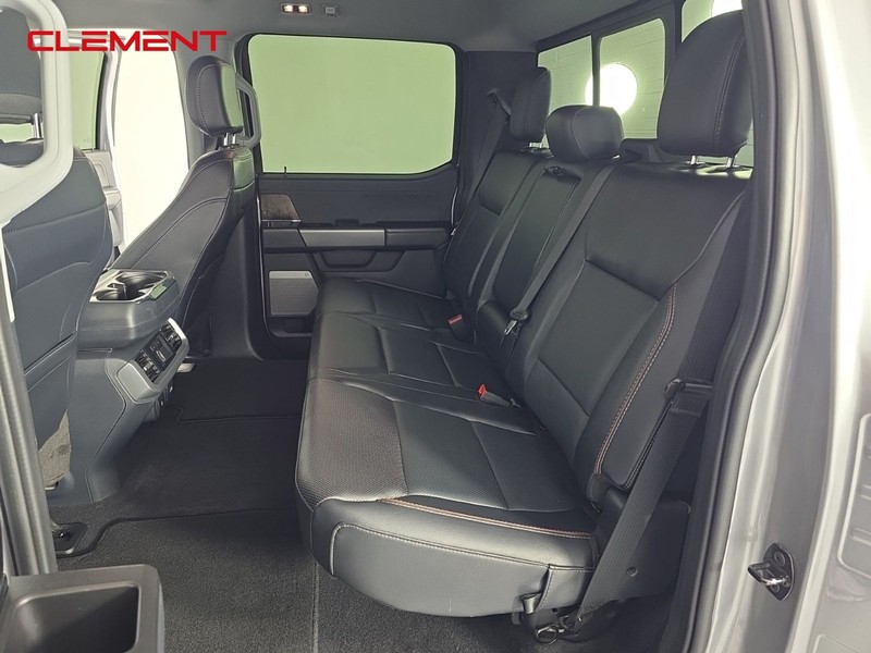 Ford F-150 Vehicle Full-screen Gallery Image 30