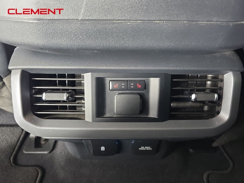 Ford F-150 Vehicle Full-screen Gallery Image 31