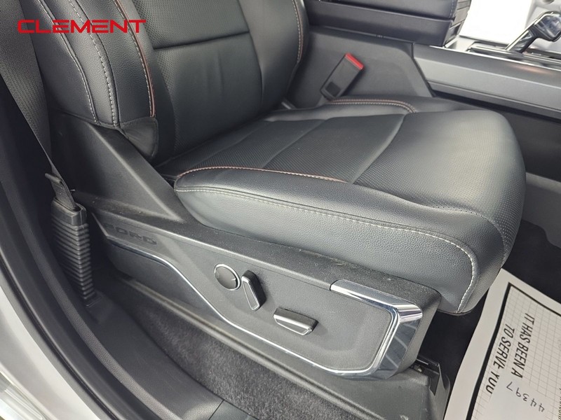 Ford F-150 Vehicle Full-screen Gallery Image 32