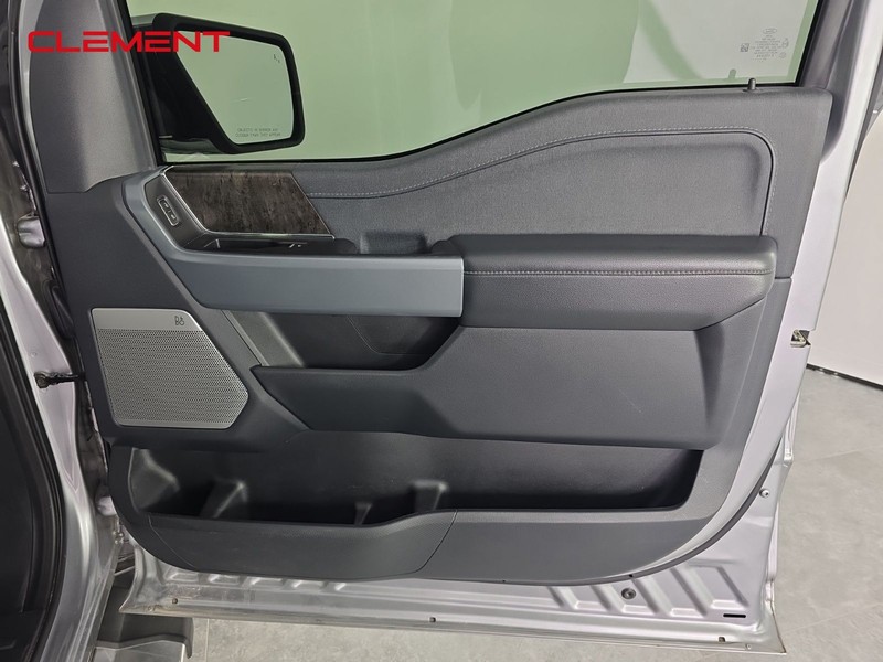 Ford F-150 Vehicle Full-screen Gallery Image 34