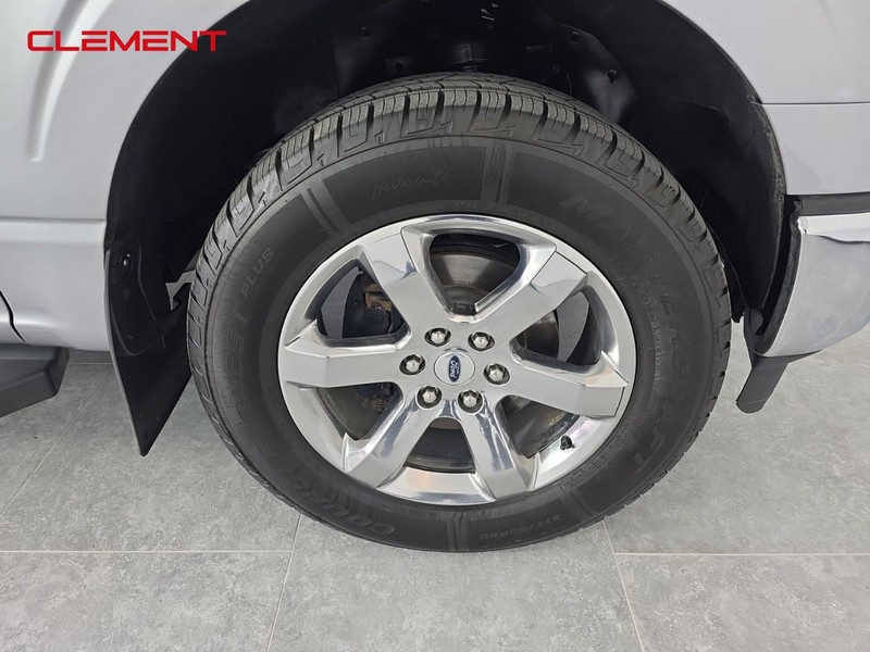 Ford F-150 Vehicle Full-screen Gallery Image 35