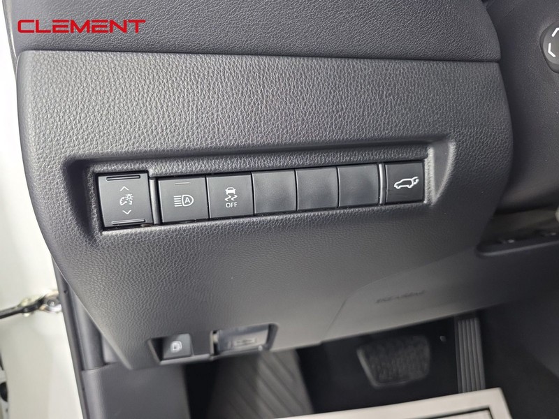 Toyota Venza Vehicle Full-screen Gallery Image 11