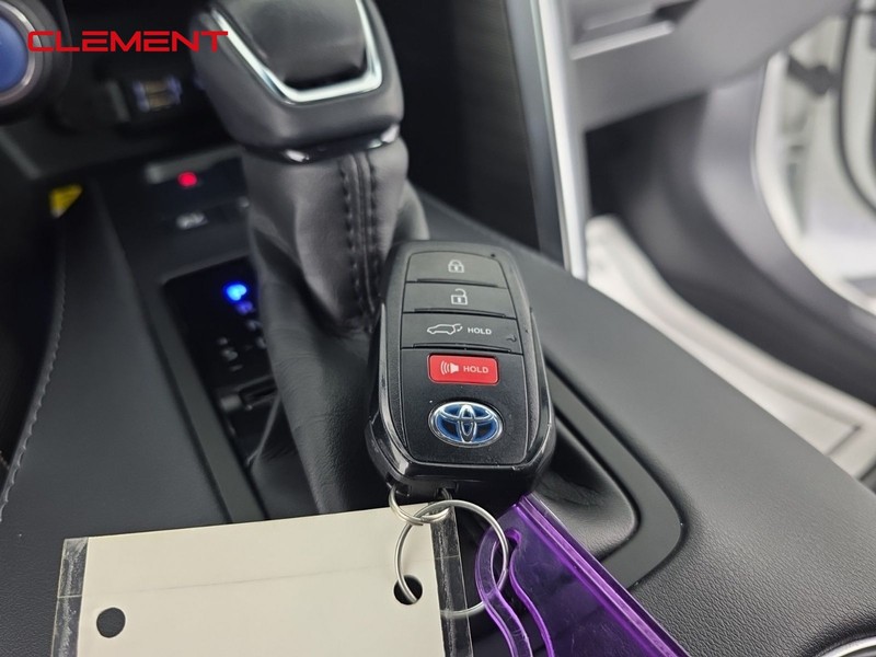 Toyota Venza Vehicle Full-screen Gallery Image 22