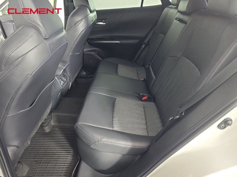 Toyota Venza Vehicle Full-screen Gallery Image 28