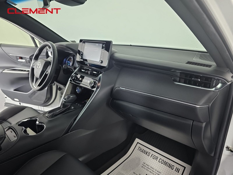 Toyota Venza Vehicle Full-screen Gallery Image 31