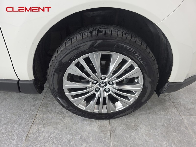 Toyota Venza Vehicle Full-screen Gallery Image 33