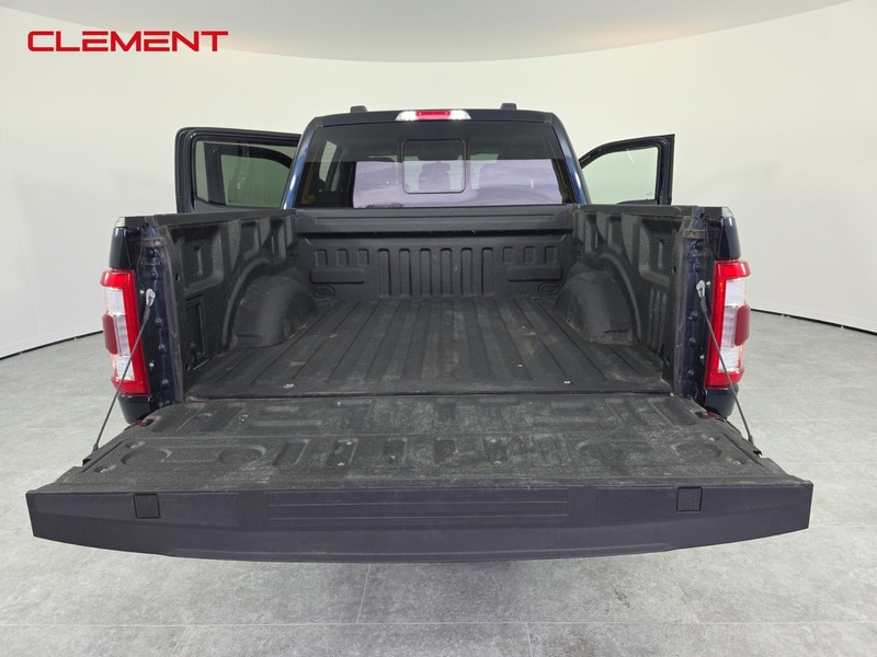 Ford F-150 Vehicle Full-screen Gallery Image 9