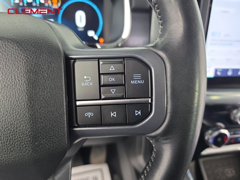 Ford F-150 Vehicle Full-screen Gallery Image 14