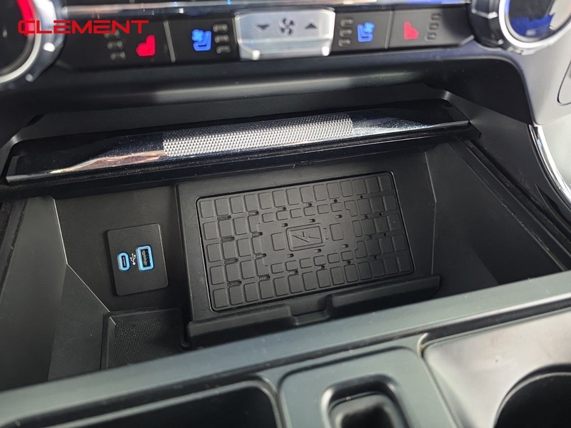 Ford F-150 Vehicle Full-screen Gallery Image 18