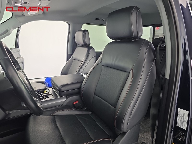 Ford F-150 Vehicle Full-screen Gallery Image 26