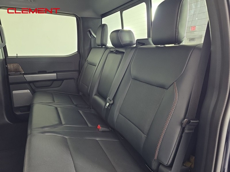 Ford F-150 Vehicle Full-screen Gallery Image 29