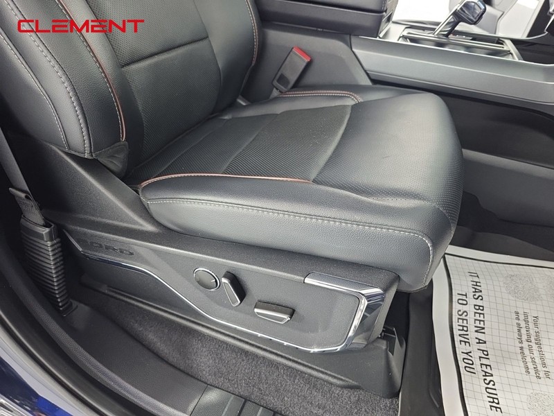 Ford F-150 Vehicle Full-screen Gallery Image 31