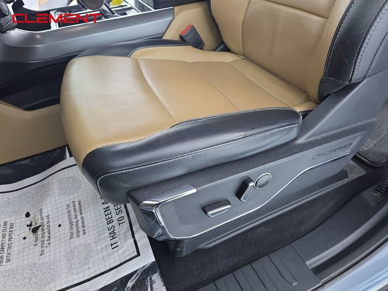 Ford F-150 Vehicle Full-screen Gallery Image 25