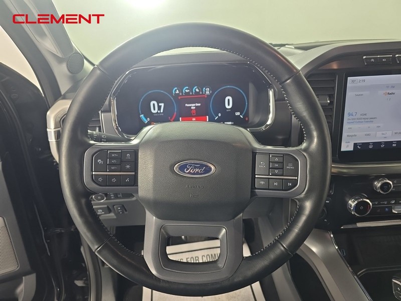 Ford F-150 Vehicle Full-screen Gallery Image 10