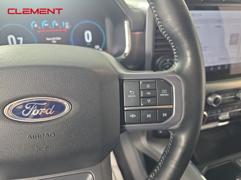 Ford F-150 Vehicle Full-screen Gallery Image 12