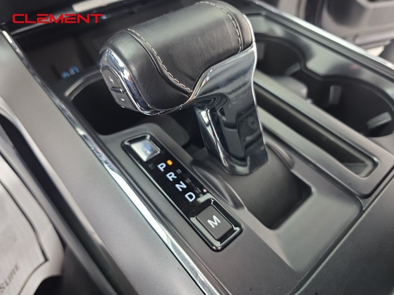 Ford F-150 Vehicle Full-screen Gallery Image 17