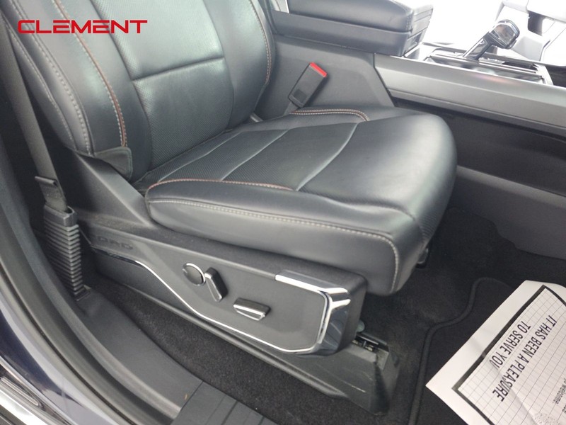 Ford F-150 Vehicle Full-screen Gallery Image 26