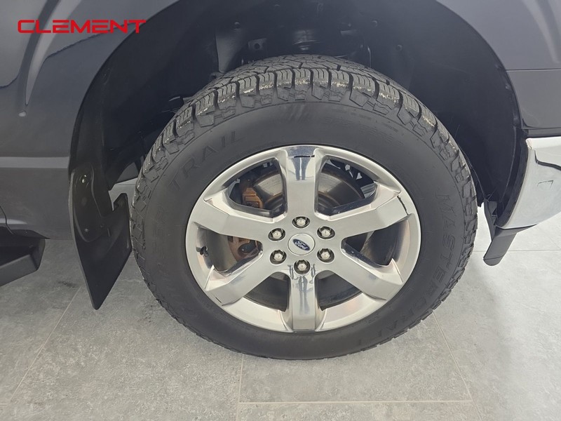 Ford F-150 Vehicle Full-screen Gallery Image 29