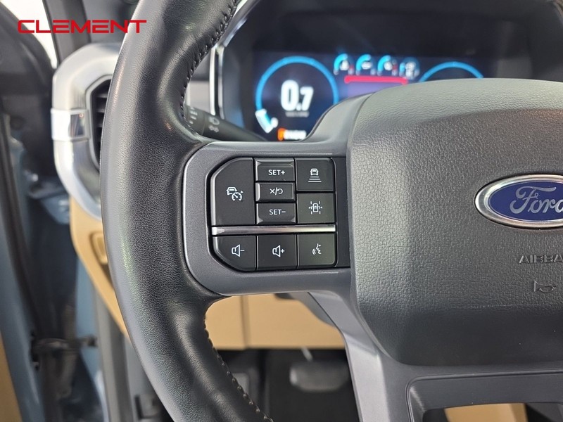 Ford F-150 Vehicle Full-screen Gallery Image 14