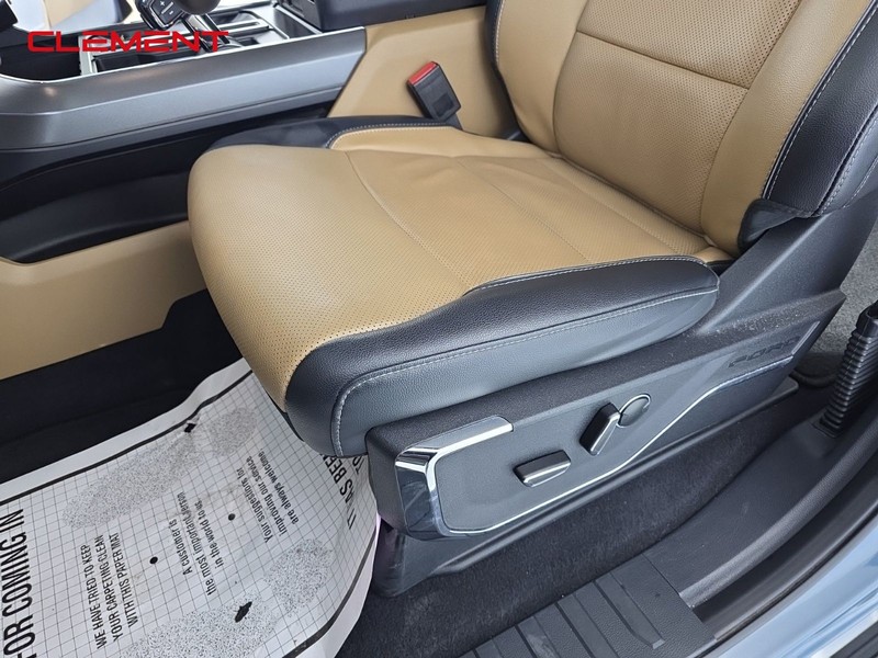 Ford F-150 Vehicle Full-screen Gallery Image 27