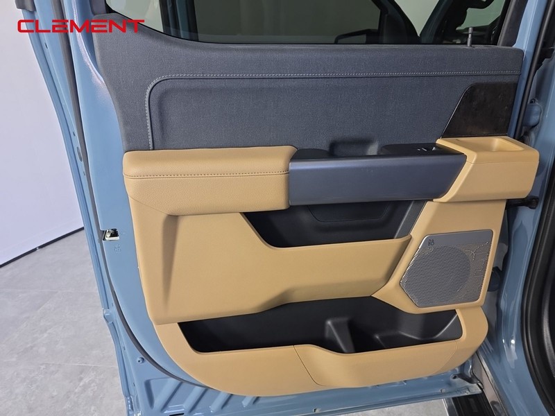 Ford F-150 Vehicle Full-screen Gallery Image 29