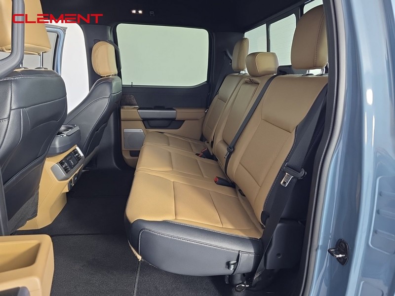 Ford F-150 Vehicle Full-screen Gallery Image 30