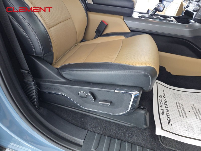 Ford F-150 Vehicle Full-screen Gallery Image 31