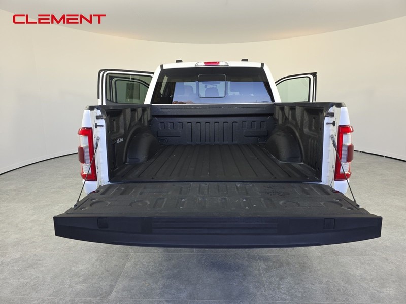 Ford F-150 Vehicle Full-screen Gallery Image 9