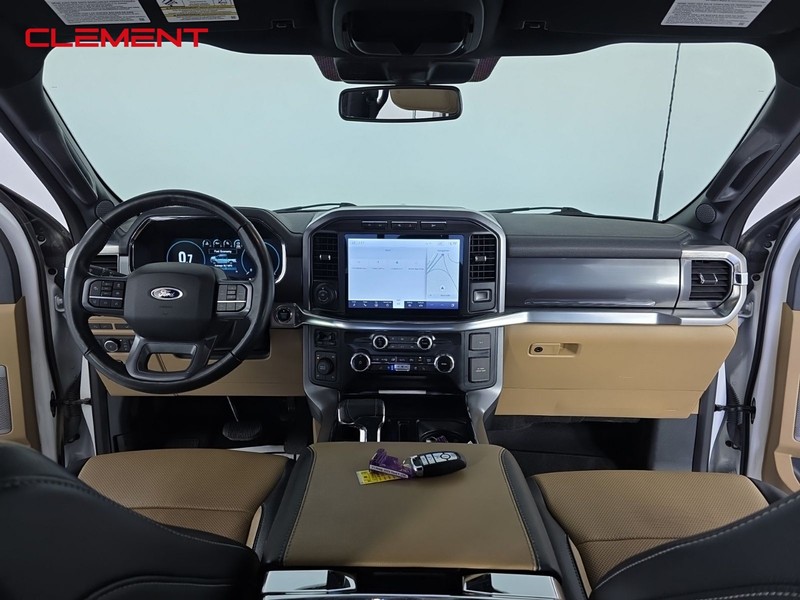 Ford F-150 Vehicle Full-screen Gallery Image 10