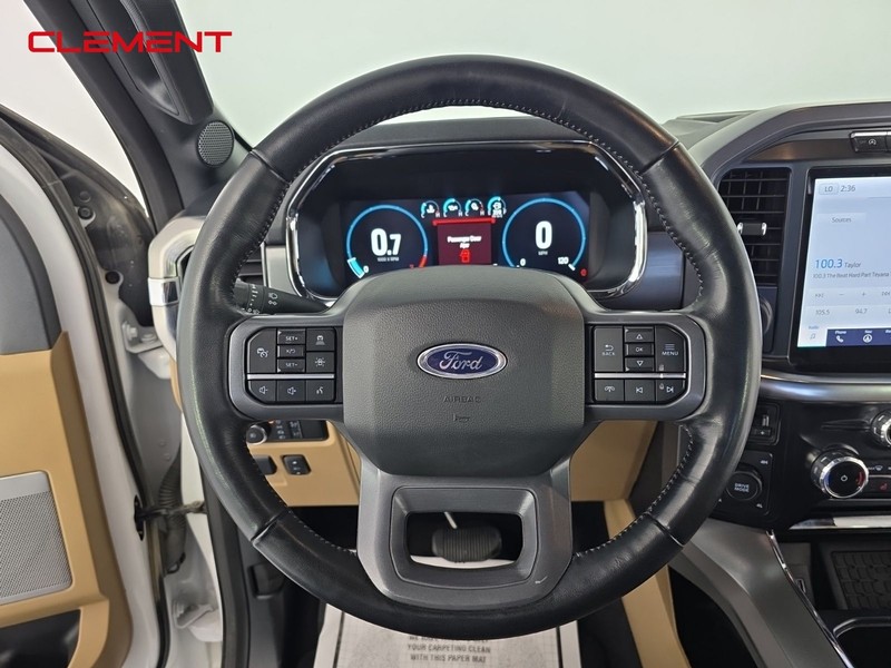 Ford F-150 Vehicle Full-screen Gallery Image 12