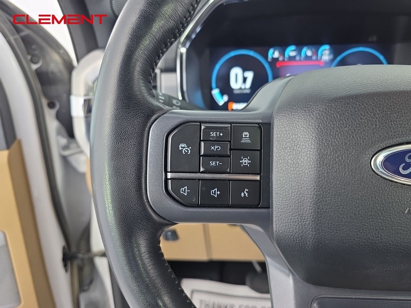 Ford F-150 Vehicle Full-screen Gallery Image 13