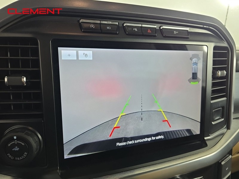 Ford F-150 Vehicle Full-screen Gallery Image 17