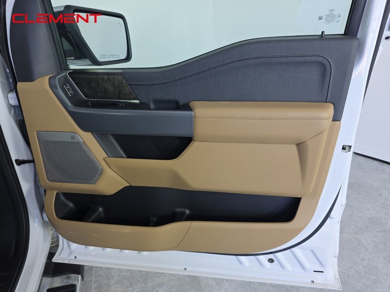 Ford F-150 Vehicle Full-screen Gallery Image 31