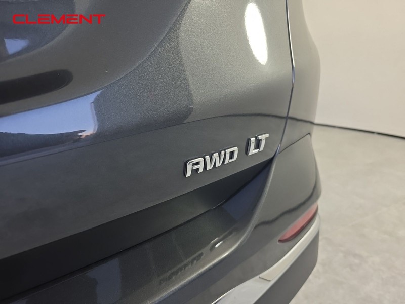 Chevrolet Equinox Vehicle Full-screen Gallery Image 9