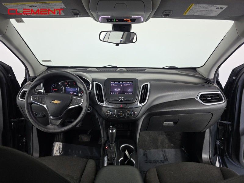 Chevrolet Equinox Vehicle Full-screen Gallery Image 11